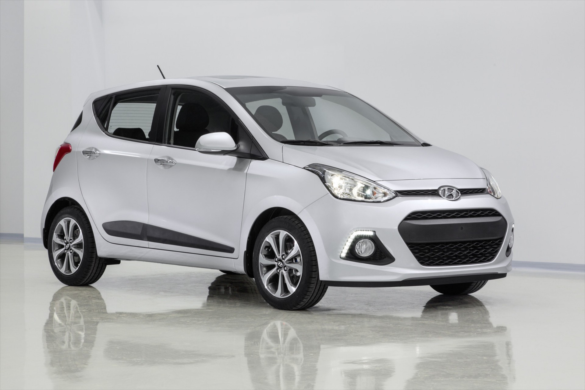 Hyundai i10 Automatic Car Rental in Rhodes